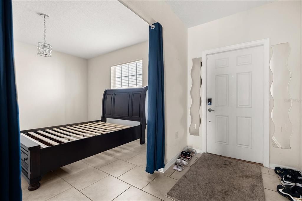 Под контрактом: $96,595 (4 спален, 2 ванн, 2655 Квадратных фут)