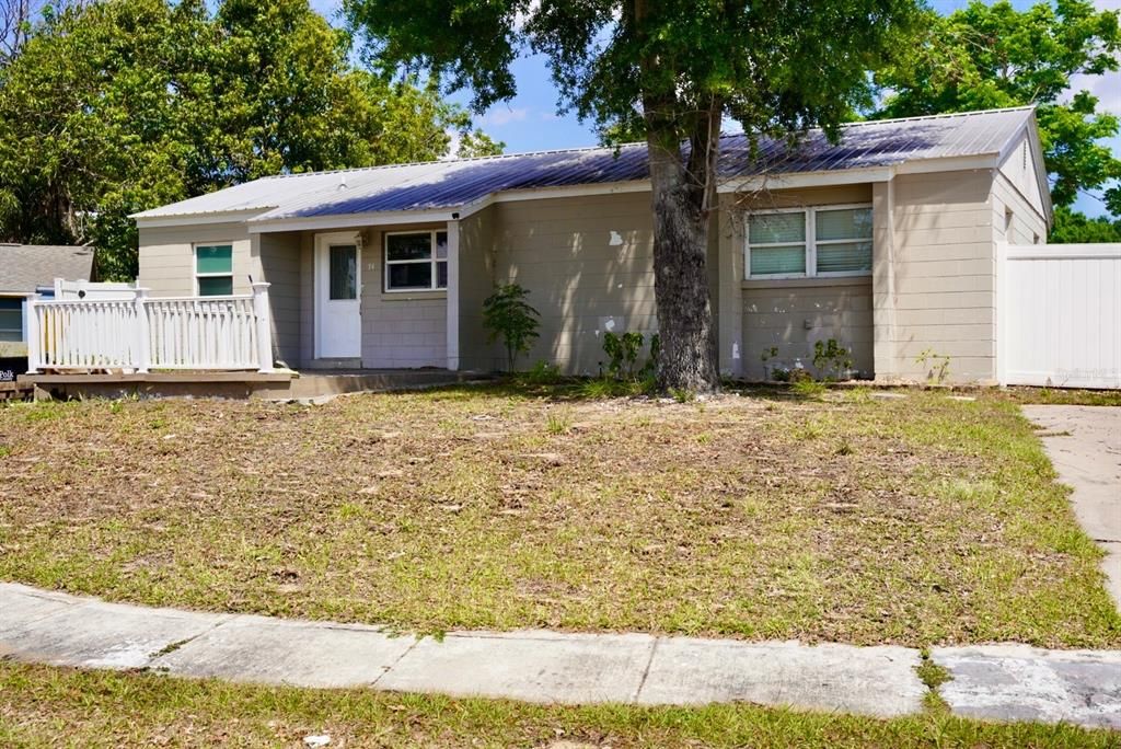 Recently Sold: $155,000 (3 beds, 2 baths, 1038 Square Feet)