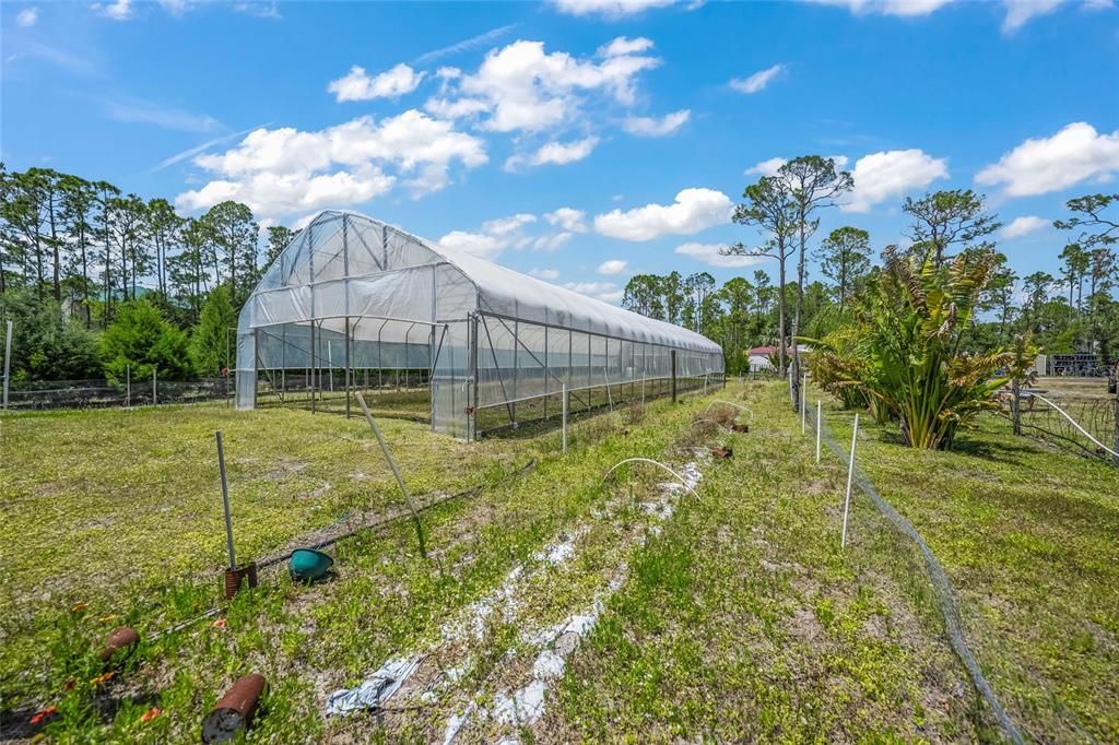 En Venta: $7,999,000 (13.83 acres)