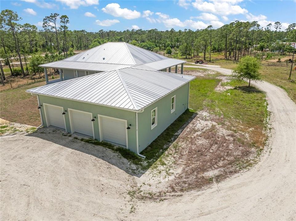 En Venta: $7,999,000 (13.83 acres)