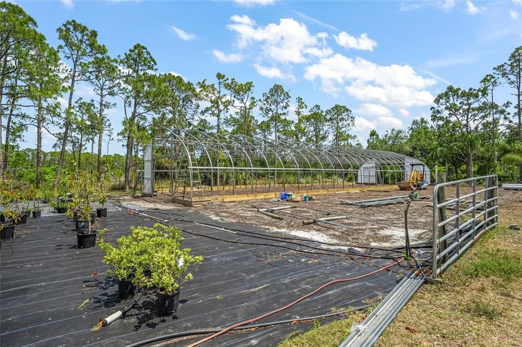 En Venta: $7,999,000 (13.83 acres)