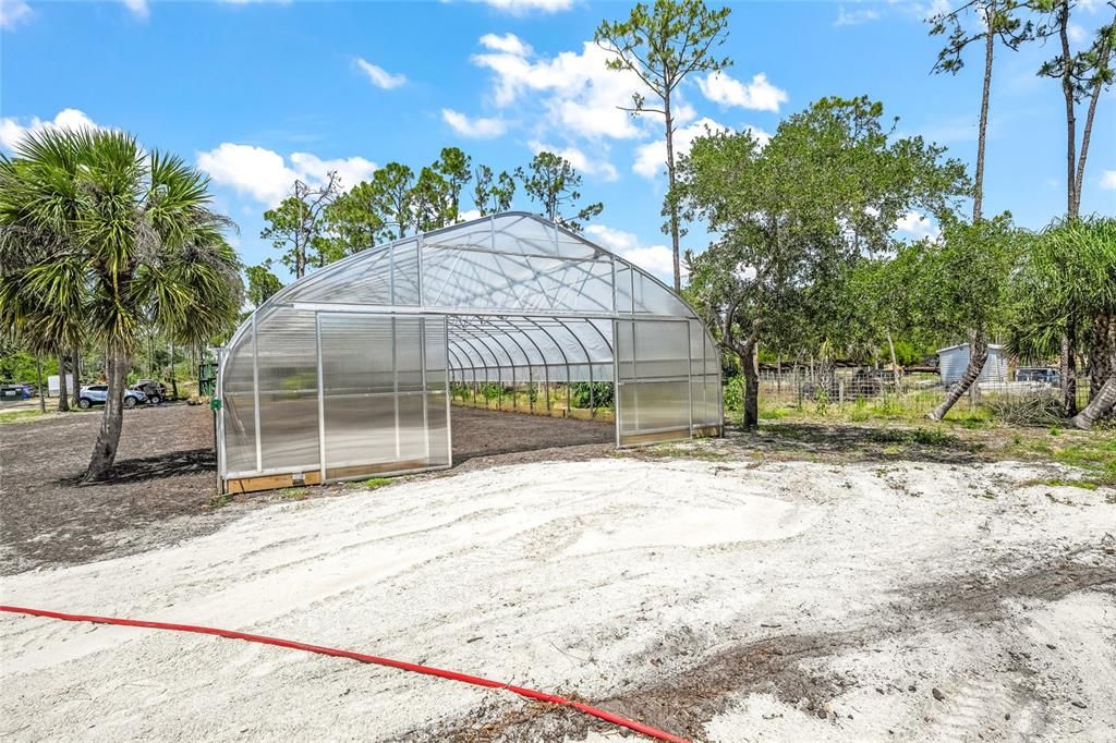 En Venta: $7,999,000 (13.83 acres)