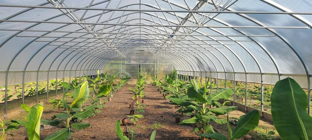 En Venta: $7,999,000 (13.83 acres)