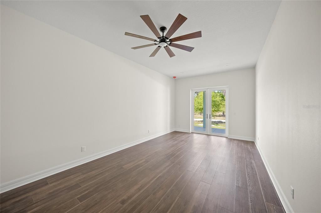 En Venta: $7,999,000 (13.83 acres)