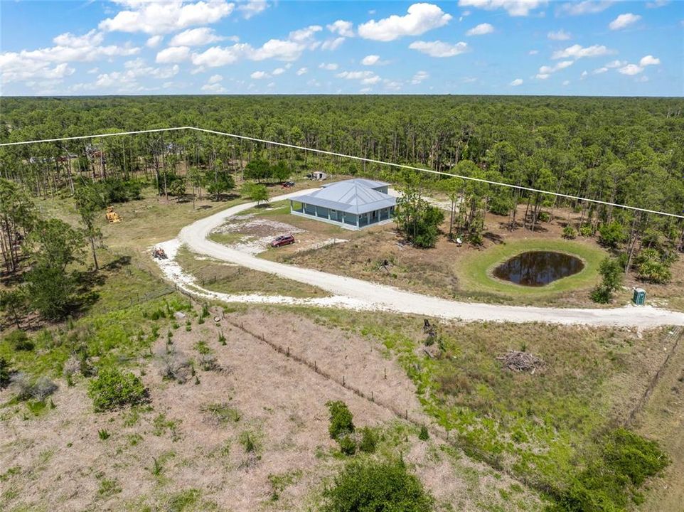 En Venta: $7,999,000 (13.83 acres)