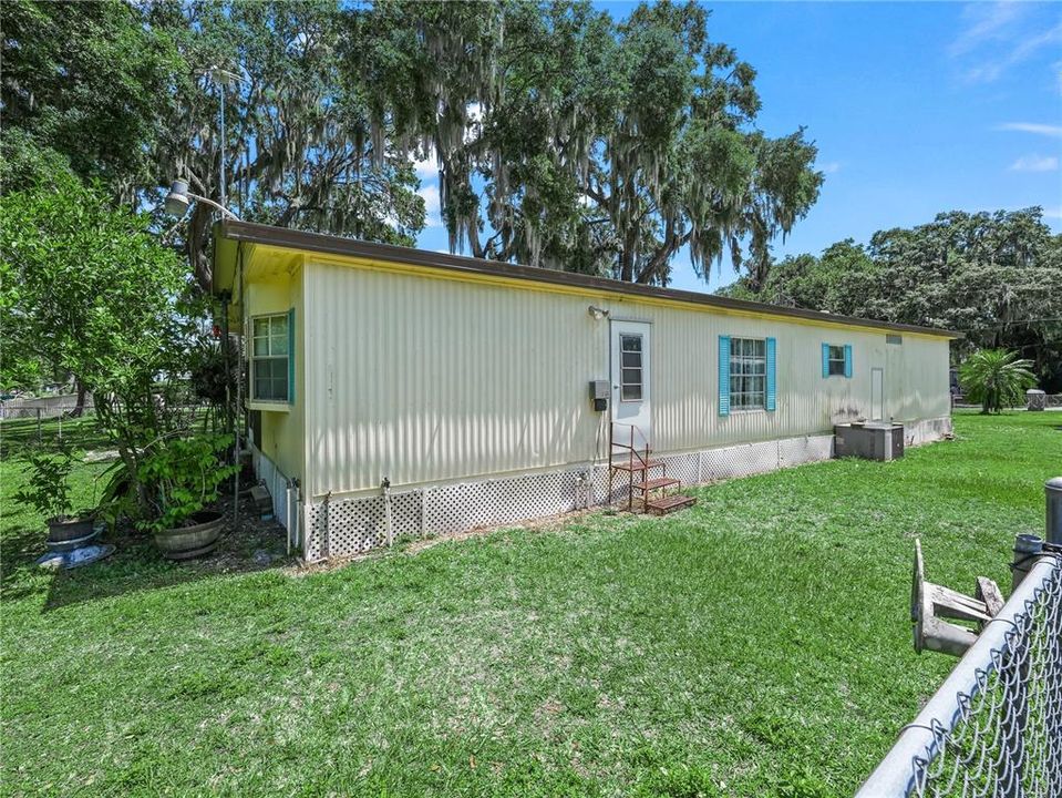 На продажу: $179,000 (2 спален, 2 ванн, 1092 Квадратных фут)