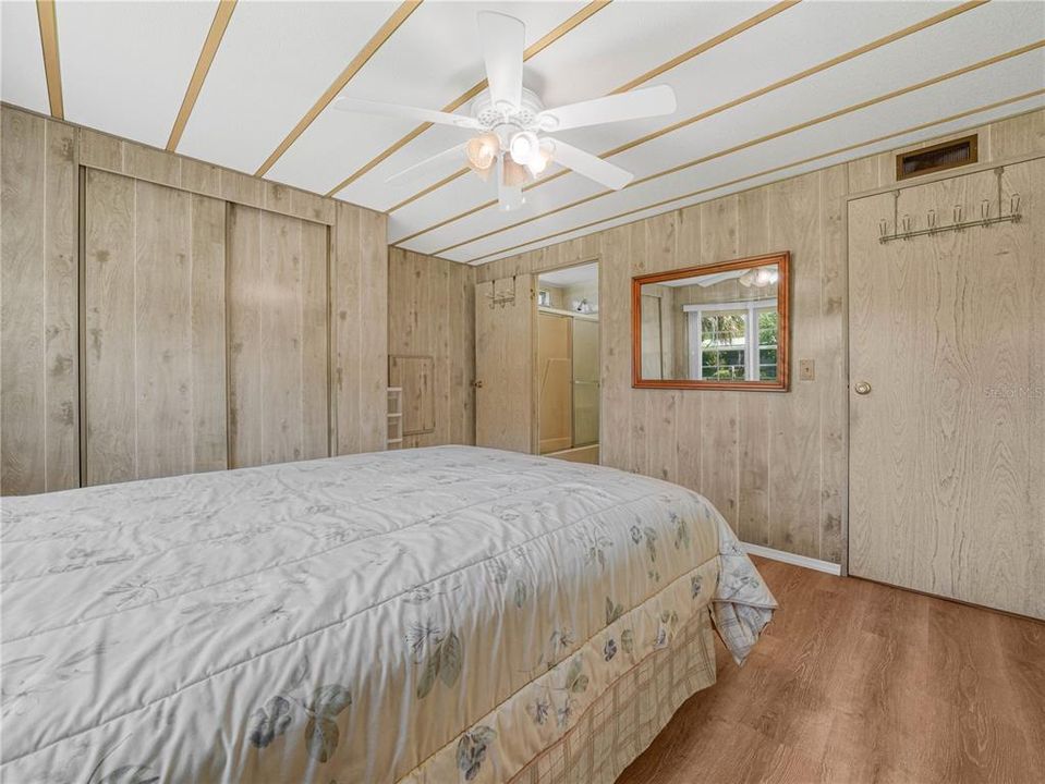 На продажу: $179,000 (2 спален, 2 ванн, 1092 Квадратных фут)