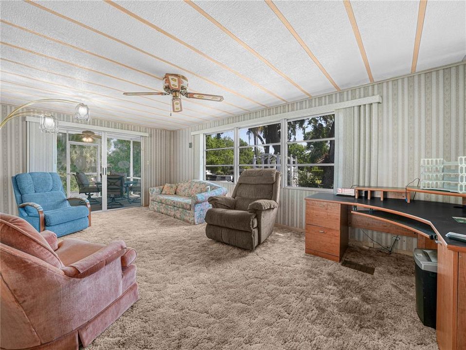 На продажу: $179,000 (2 спален, 2 ванн, 1092 Квадратных фут)