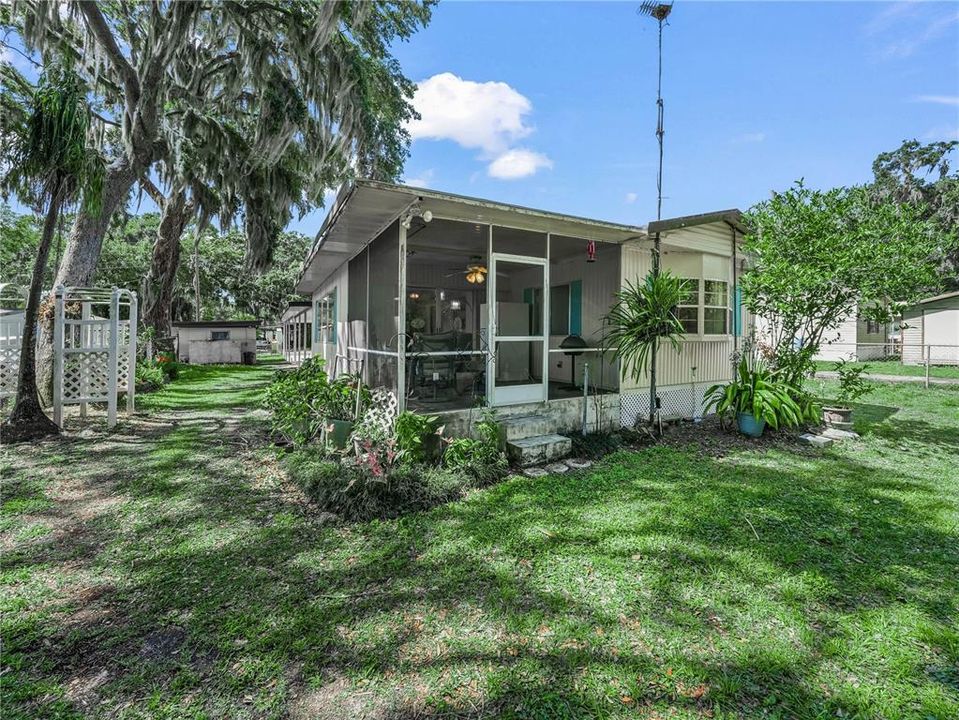 На продажу: $179,000 (2 спален, 2 ванн, 1092 Квадратных фут)