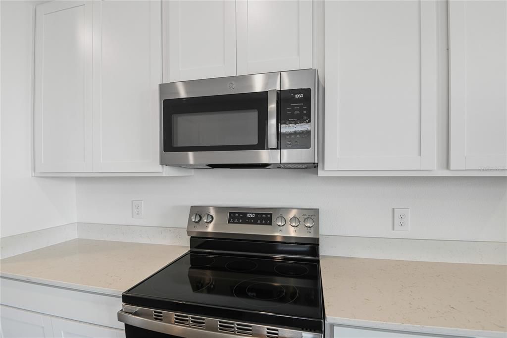 For Sale: $300,880 (3 beds, 2 baths, 1700 Square Feet)