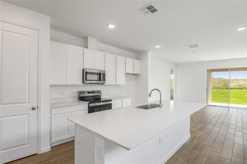 For Sale: $300,880 (3 beds, 2 baths, 1700 Square Feet)