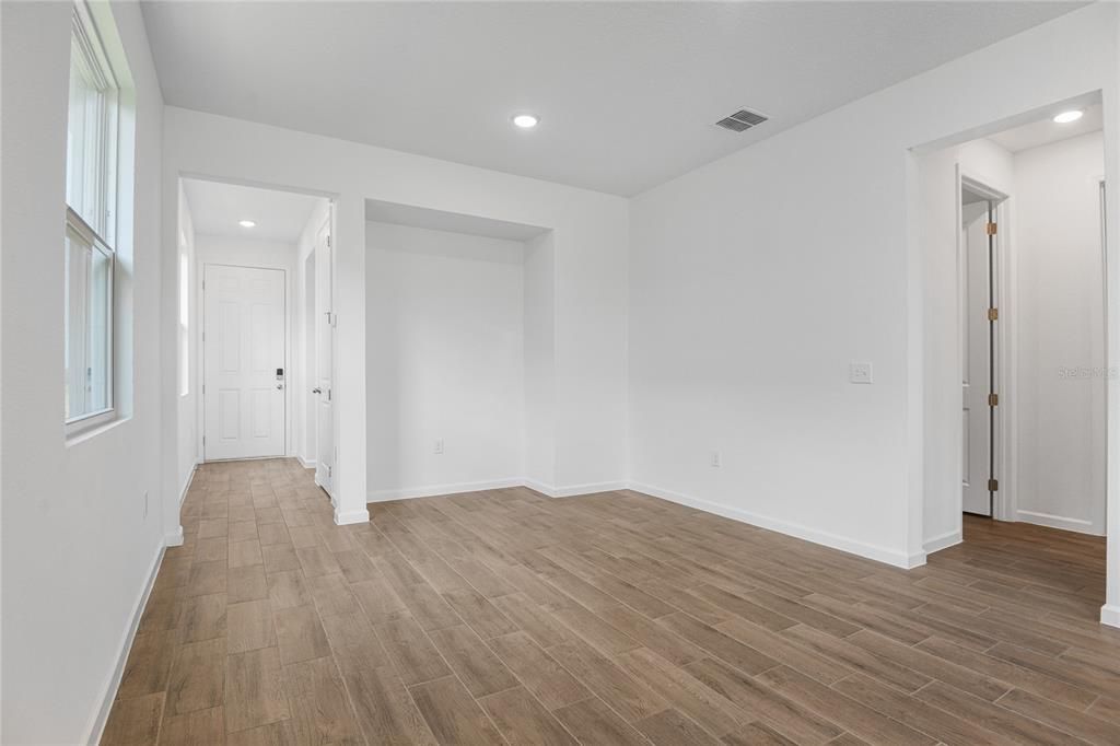 For Sale: $300,880 (3 beds, 2 baths, 1700 Square Feet)