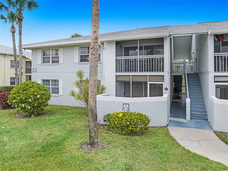 Vendido Recientemente: $189,900 (2 camas, 2 baños, 825 Pies cuadrados)