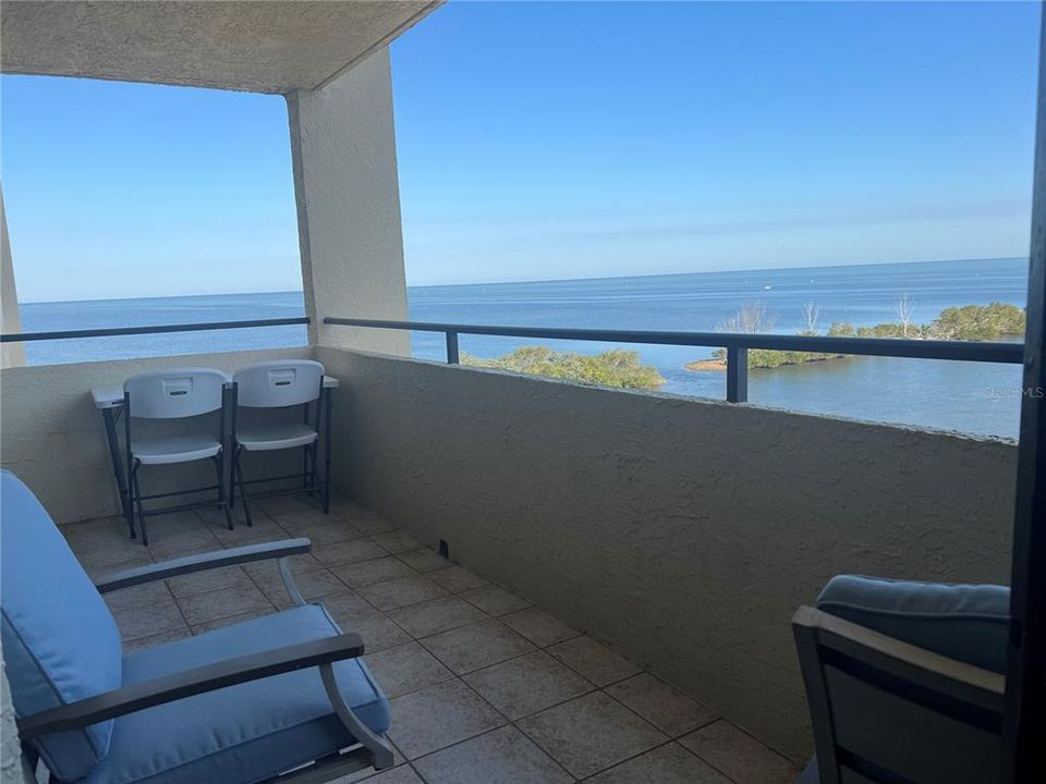 For Sale: $224,900 (1 beds, 1 baths, 733 Square Feet)