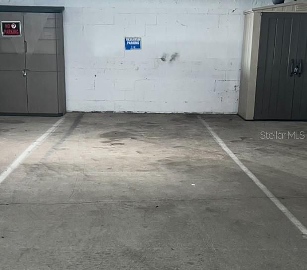 For Sale: $224,900 (1 beds, 1 baths, 733 Square Feet)