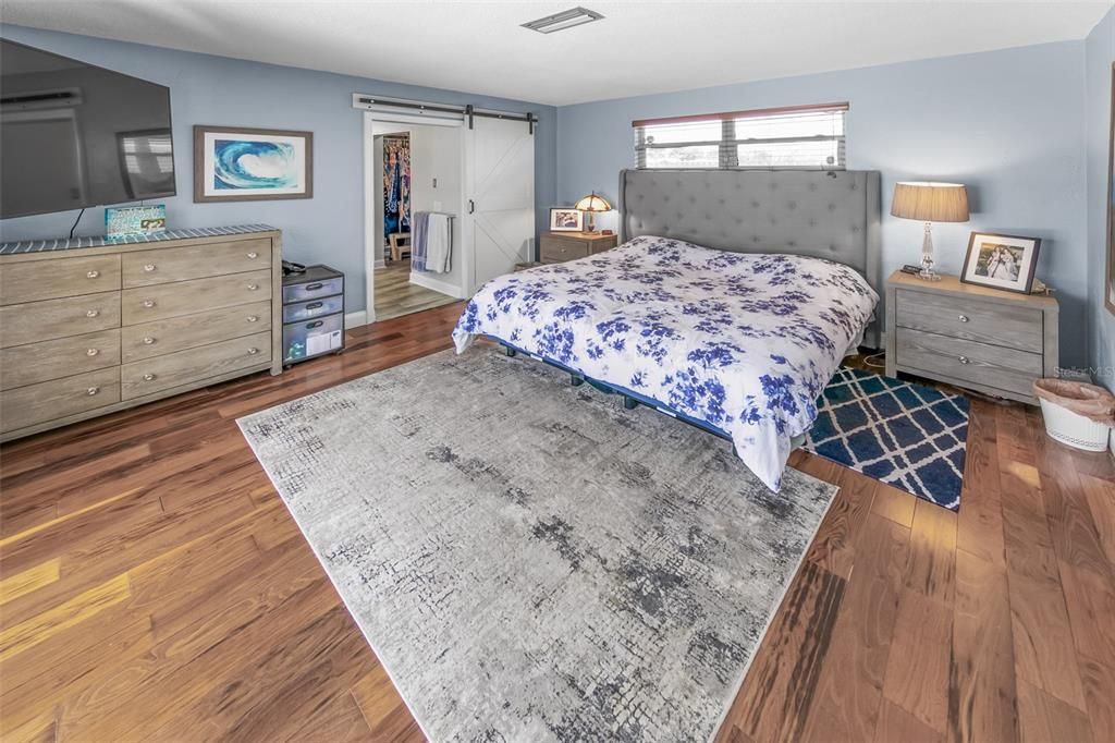 На продажу: $1,049,000 (3 спален, 2 ванн, 1906 Квадратных фут)