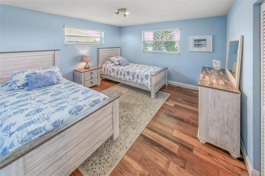 На продажу: $1,049,000 (3 спален, 2 ванн, 1906 Квадратных фут)