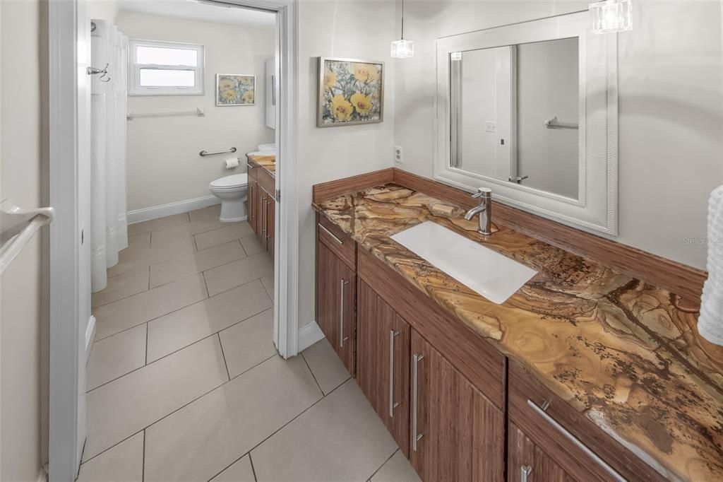 На продажу: $1,049,000 (3 спален, 2 ванн, 1906 Квадратных фут)