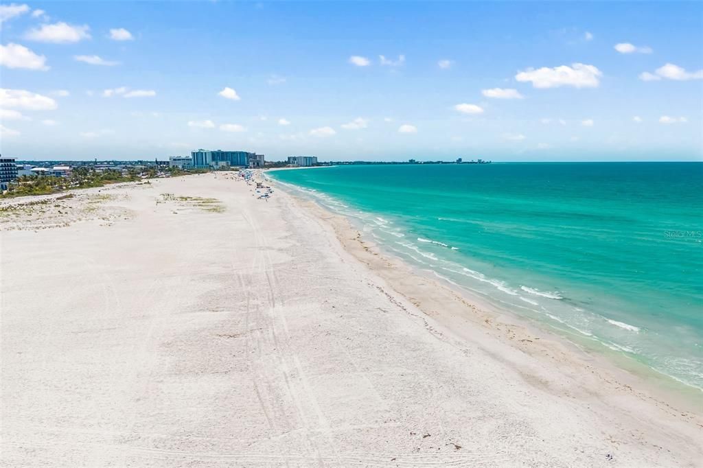 Active With Contract: $1,400,000 (2 beds, 2 baths, 1364 Square Feet)