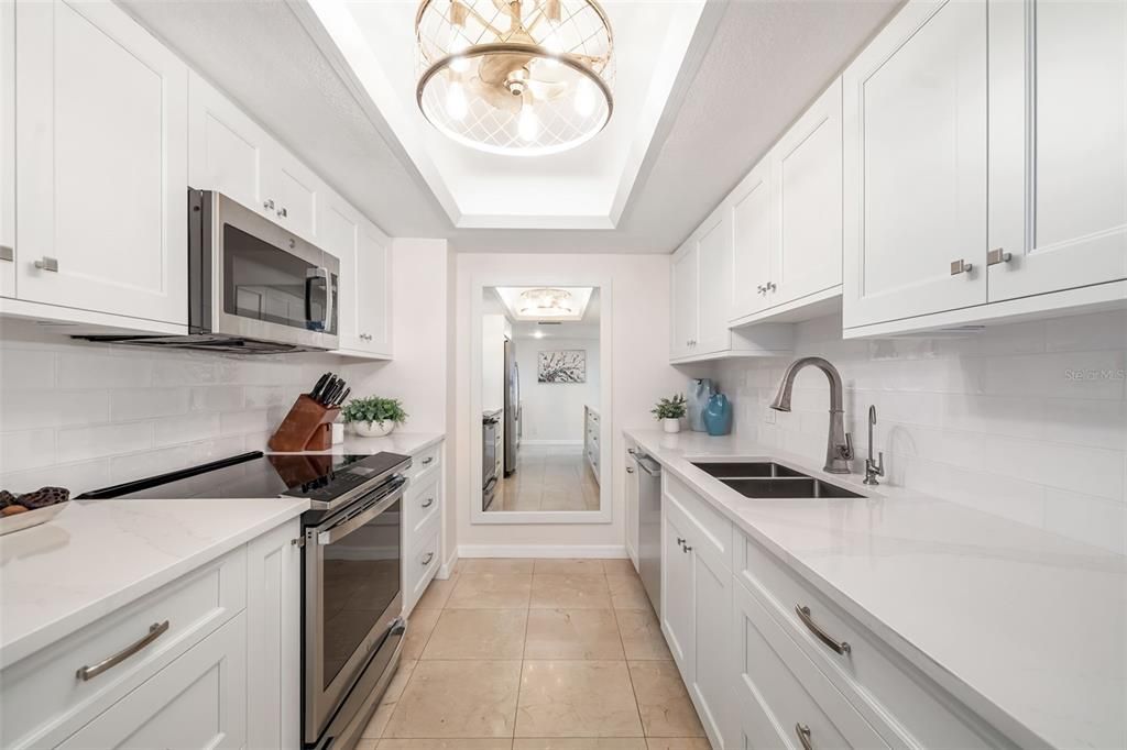 Active With Contract: $1,400,000 (2 beds, 2 baths, 1364 Square Feet)