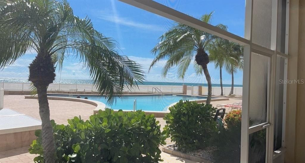 Active With Contract: $1,400,000 (2 beds, 2 baths, 1364 Square Feet)