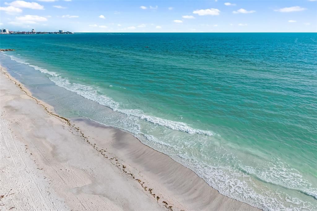 Active With Contract: $1,400,000 (2 beds, 2 baths, 1364 Square Feet)