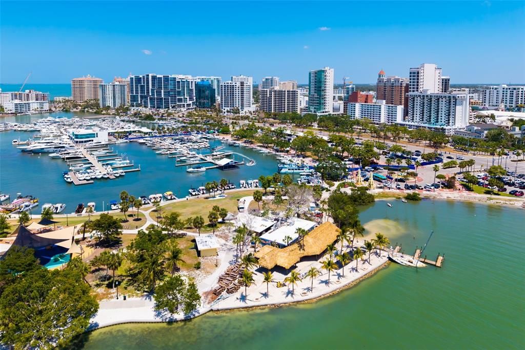 Active With Contract: $1,400,000 (2 beds, 2 baths, 1364 Square Feet)