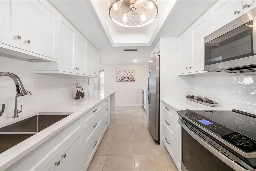 Active With Contract: $1,400,000 (2 beds, 2 baths, 1364 Square Feet)