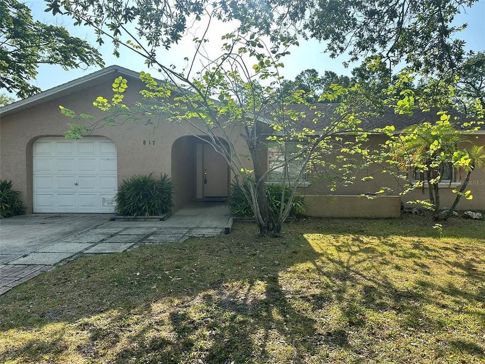 Recently Rented: $2,200 (4 beds, 2 baths, 1329 Square Feet)