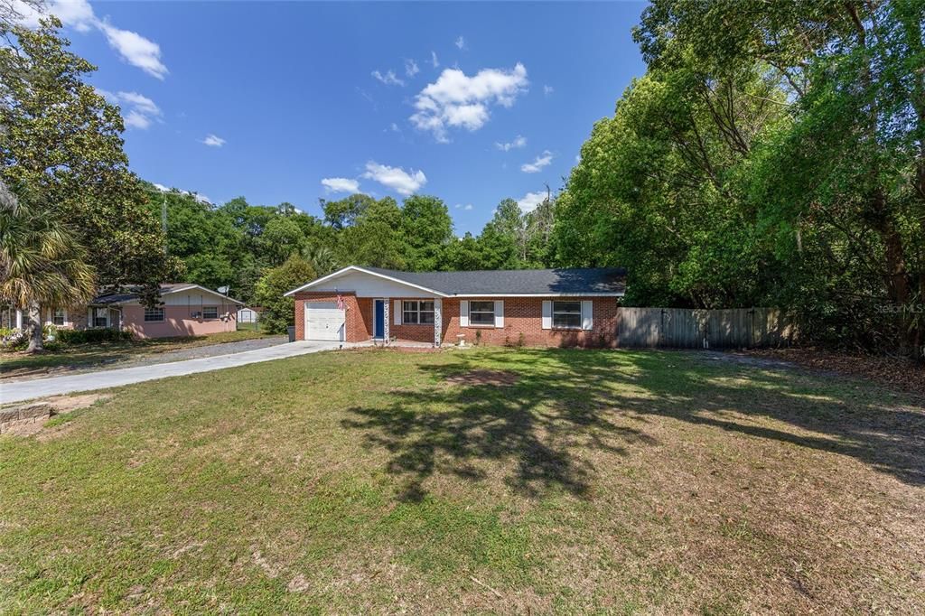 Active With Contract: $219,900 (3 beds, 2 baths, 1176 Square Feet)