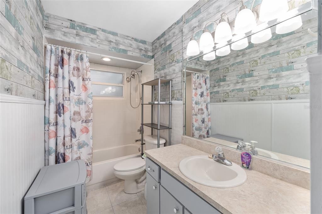 Active With Contract: $219,900 (3 beds, 2 baths, 1176 Square Feet)