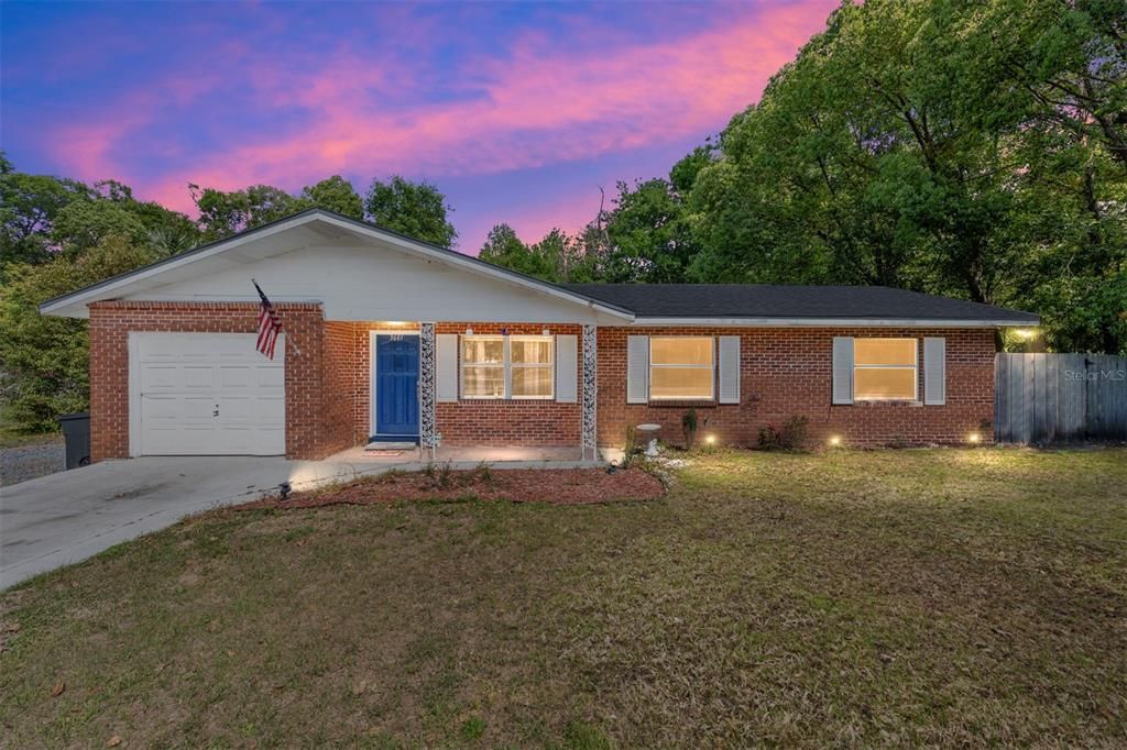 Active With Contract: $219,900 (3 beds, 2 baths, 1176 Square Feet)