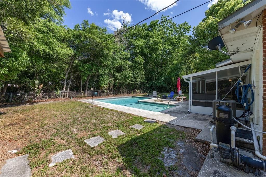 Active With Contract: $219,900 (3 beds, 2 baths, 1176 Square Feet)