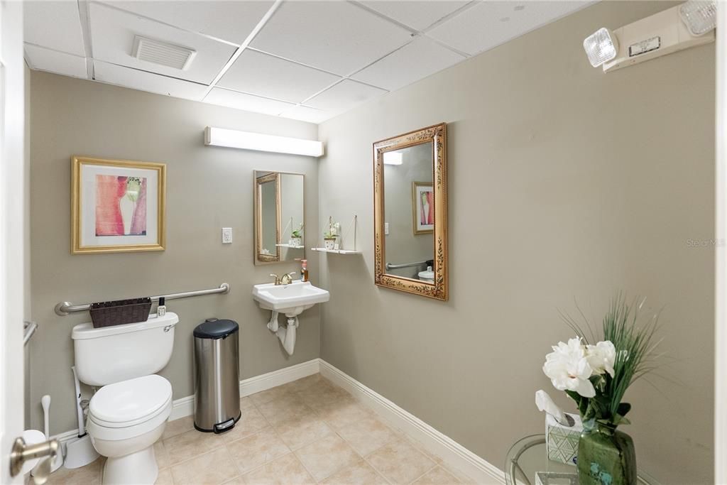 For Sale: $374,900 (0 beds, 0 baths, 1272 Square Feet)