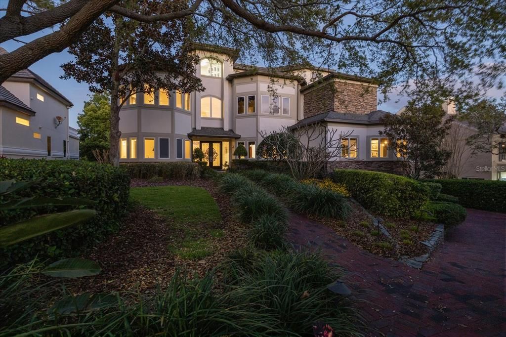 For Sale: $3,900,000 (5 beds, 7 baths, 9100 Square Feet)