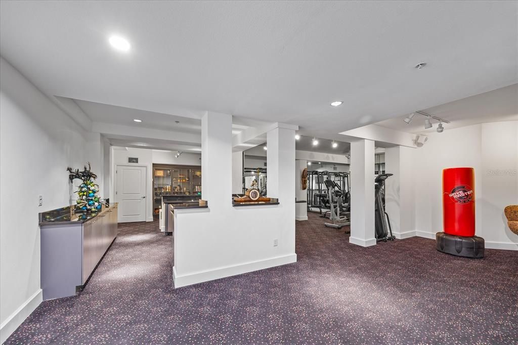 For Sale: $3,900,000 (5 beds, 7 baths, 9100 Square Feet)