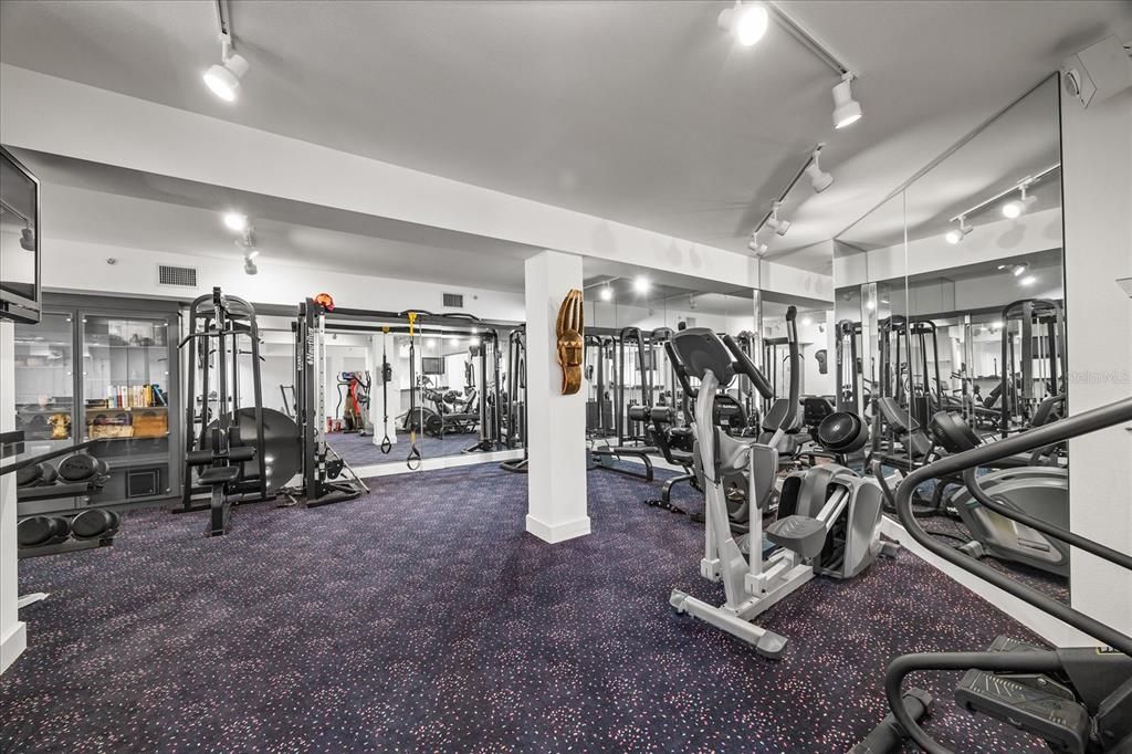 For Sale: $3,900,000 (5 beds, 7 baths, 9100 Square Feet)