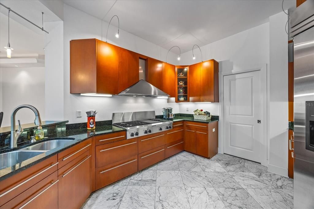 For Sale: $3,900,000 (5 beds, 7 baths, 9100 Square Feet)