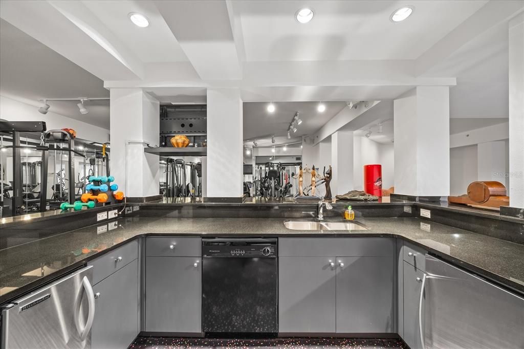 For Sale: $3,900,000 (5 beds, 7 baths, 9100 Square Feet)