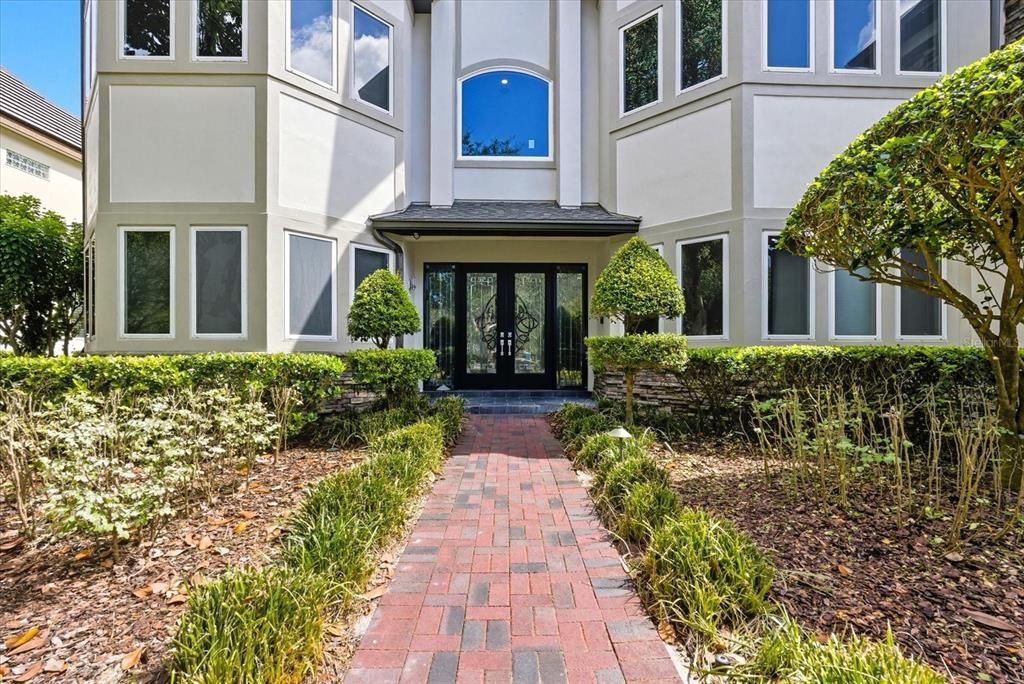 For Sale: $3,900,000 (5 beds, 7 baths, 9100 Square Feet)