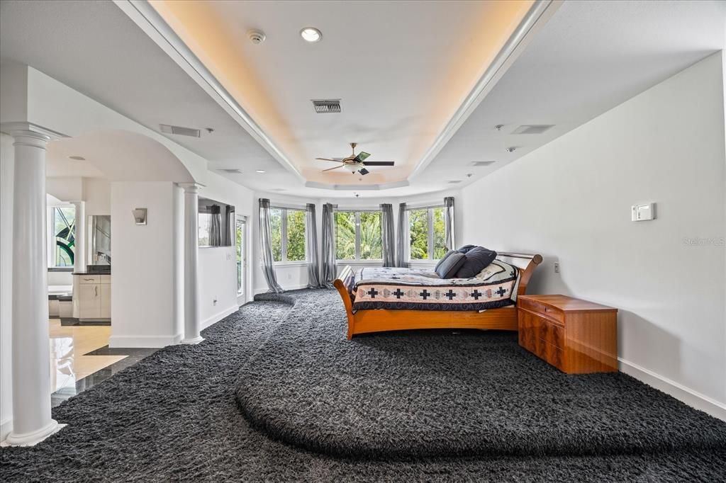 For Sale: $3,900,000 (5 beds, 7 baths, 9100 Square Feet)