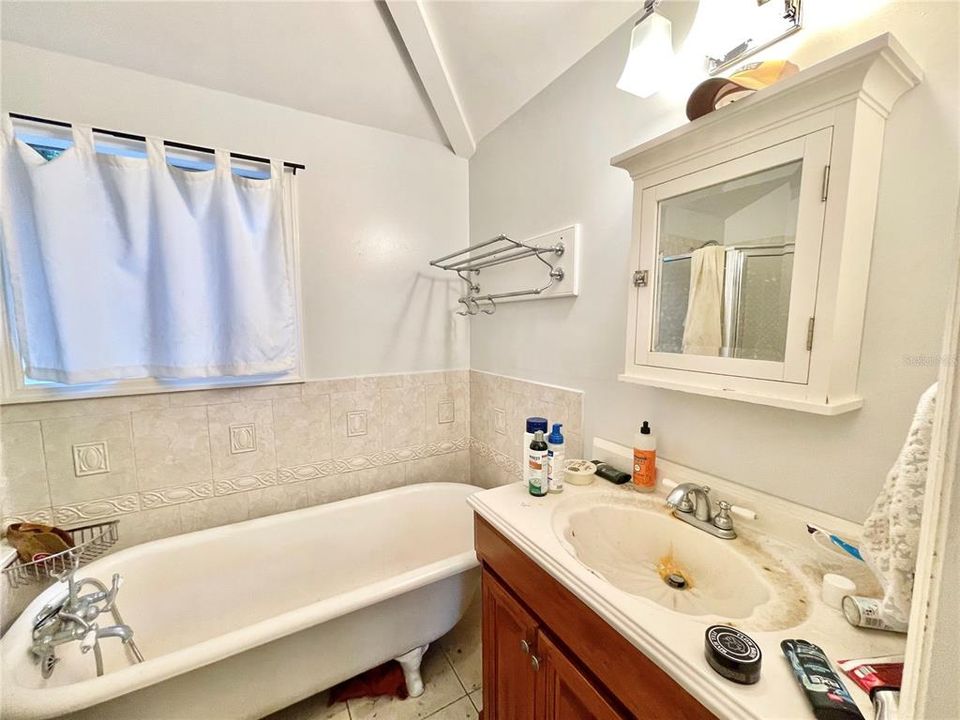 На продажу: $364,900 (4 спален, 0 ванн, 1958 Квадратных фут)