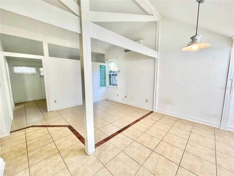 На продажу: $364,900 (4 спален, 0 ванн, 1958 Квадратных фут)