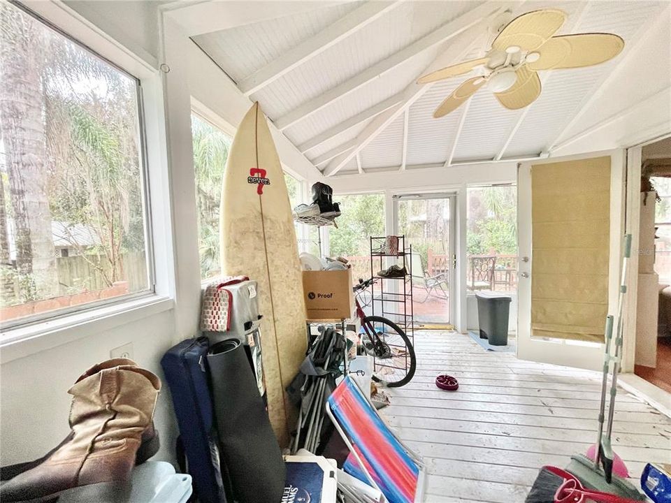 На продажу: $364,900 (4 спален, 0 ванн, 1958 Квадратных фут)