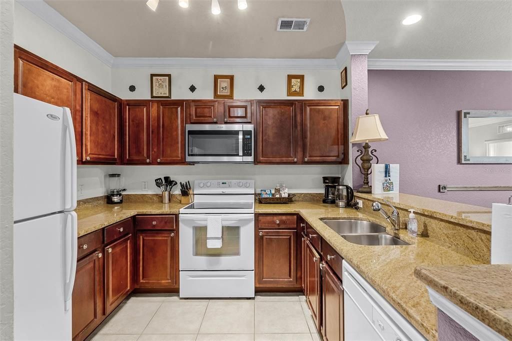 Active With Contract: $174,999 (2 beds, 2 baths, 1134 Square Feet)