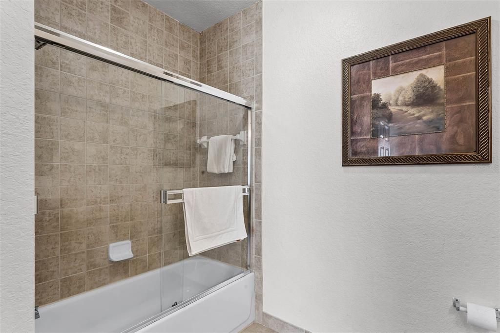 Active With Contract: $174,999 (2 beds, 2 baths, 1134 Square Feet)