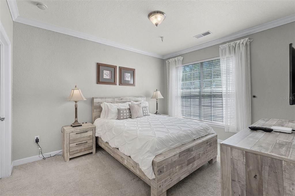 Active With Contract: $174,999 (2 beds, 2 baths, 1134 Square Feet)