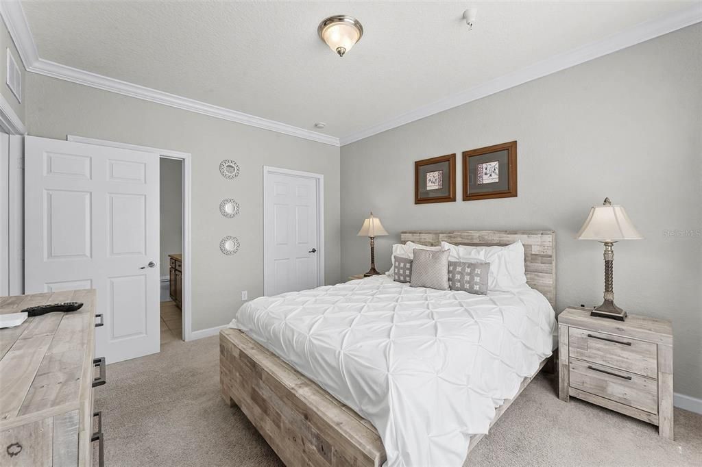 Active With Contract: $174,999 (2 beds, 2 baths, 1134 Square Feet)