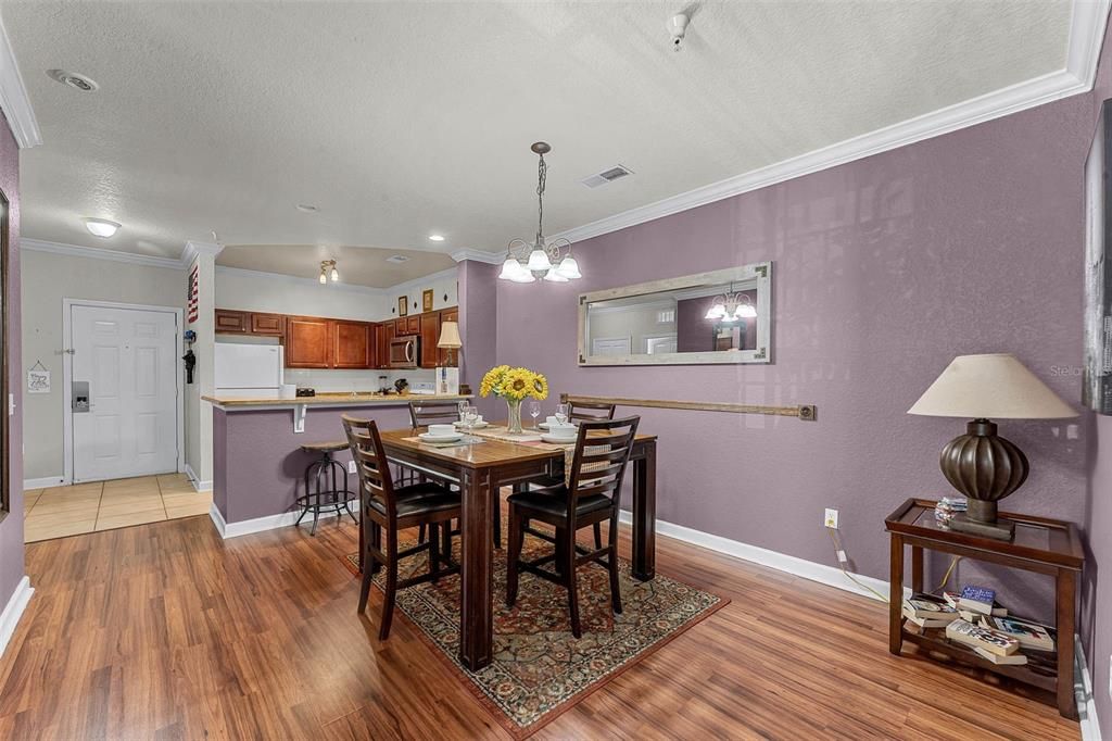 Active With Contract: $174,999 (2 beds, 2 baths, 1134 Square Feet)