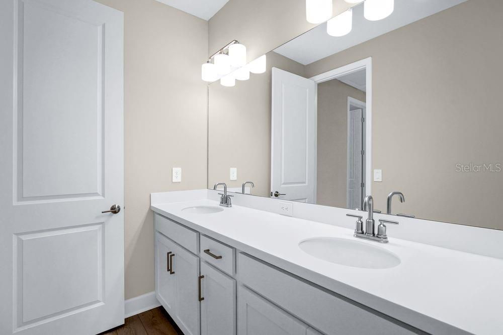 For Sale: $659,999 (5 beds, 4 baths, 3835 Square Feet)